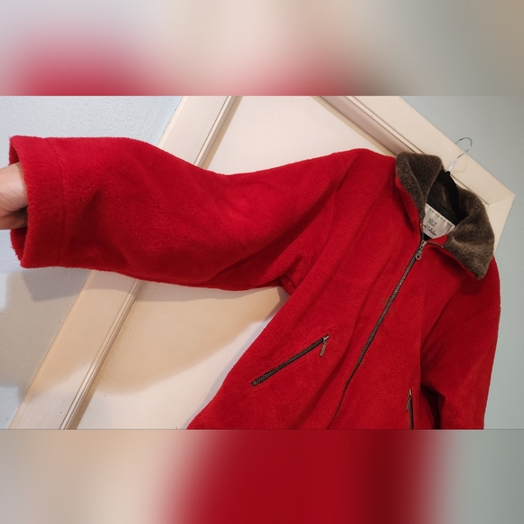 Women's Nils Resort Collection Red Fleece Jacket, Size S - Picture 8 of 16